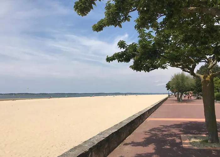 Апартаменты Pereire Bord De *