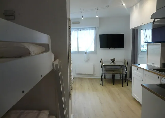 Апартаменты Pereire Bord De *